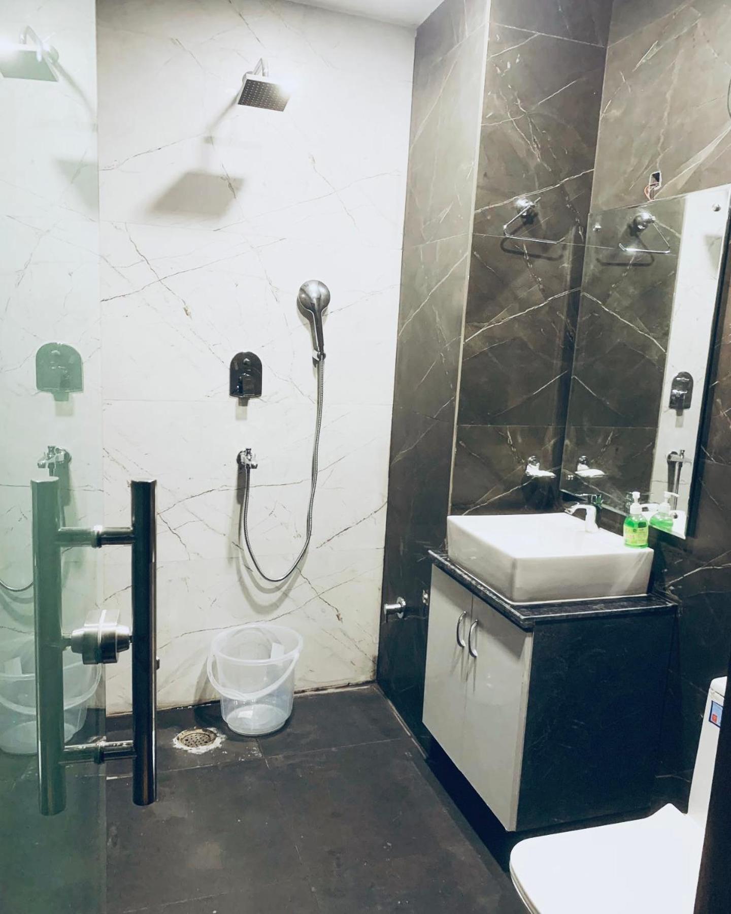 Hotel & Hostel Vimal Ganga Рішикеш Екстер'єр фото