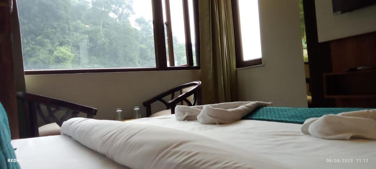 Hotel & Hostel Vimal Ganga Рішикеш Екстер'єр фото