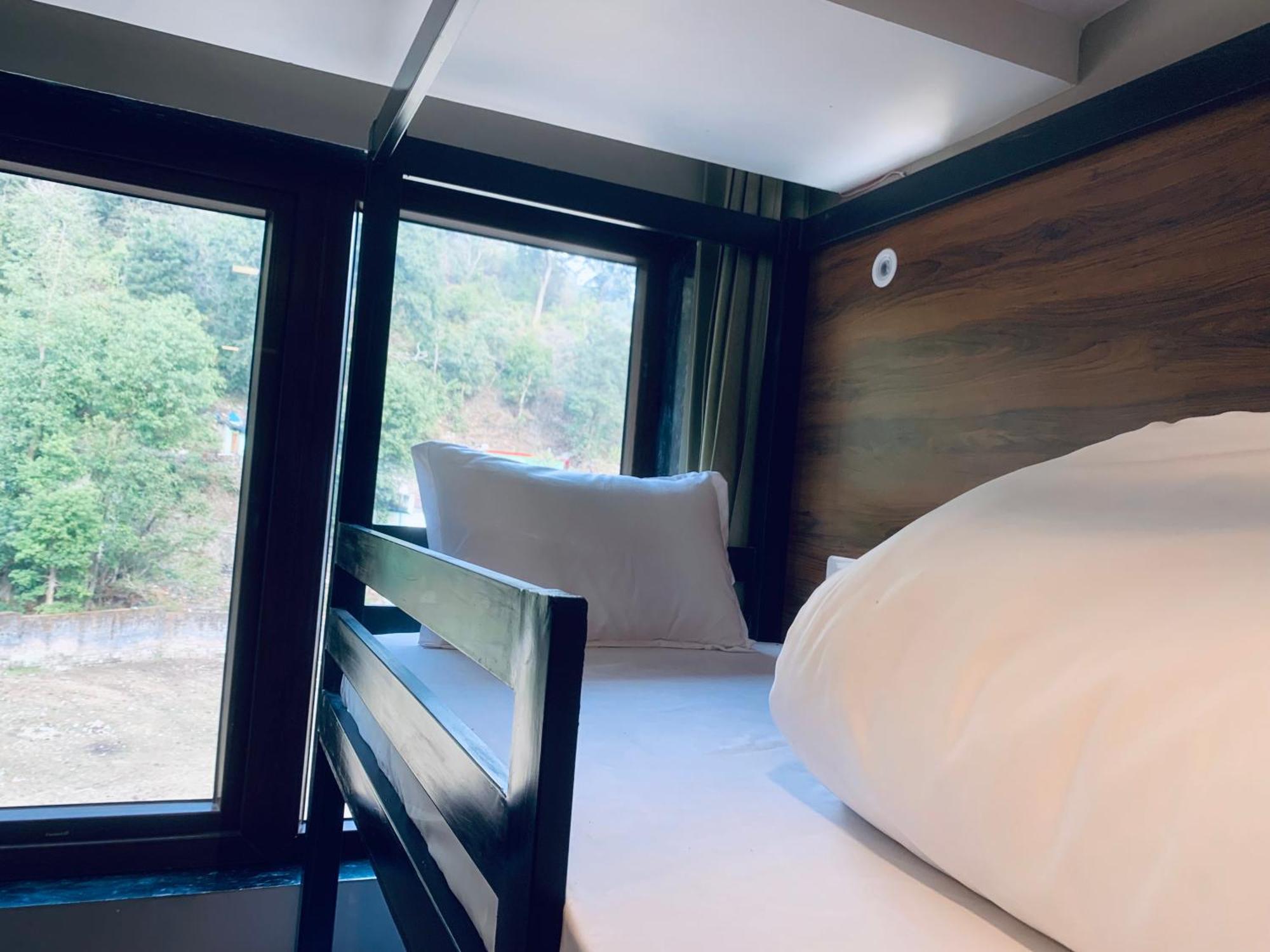 Hotel & Hostel Vimal Ganga Рішикеш Екстер'єр фото