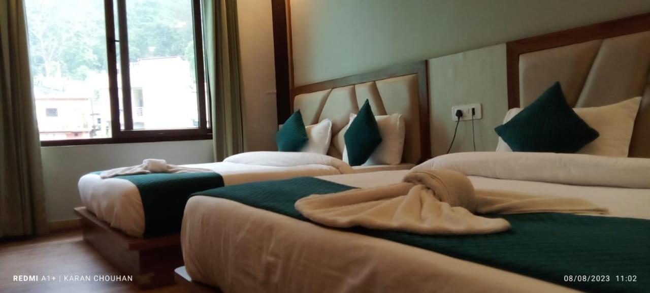 Hotel & Hostel Vimal Ganga Рішикеш Екстер'єр фото